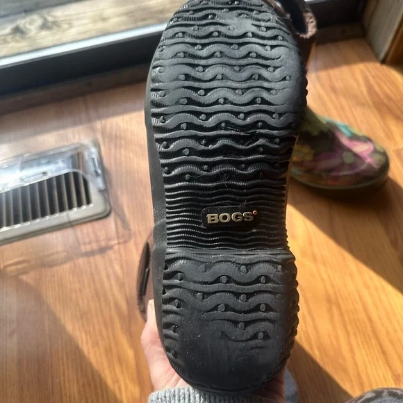 Bogs Women's Floral Winter Boots - Brown and Multicolor - Picture 3 of 8